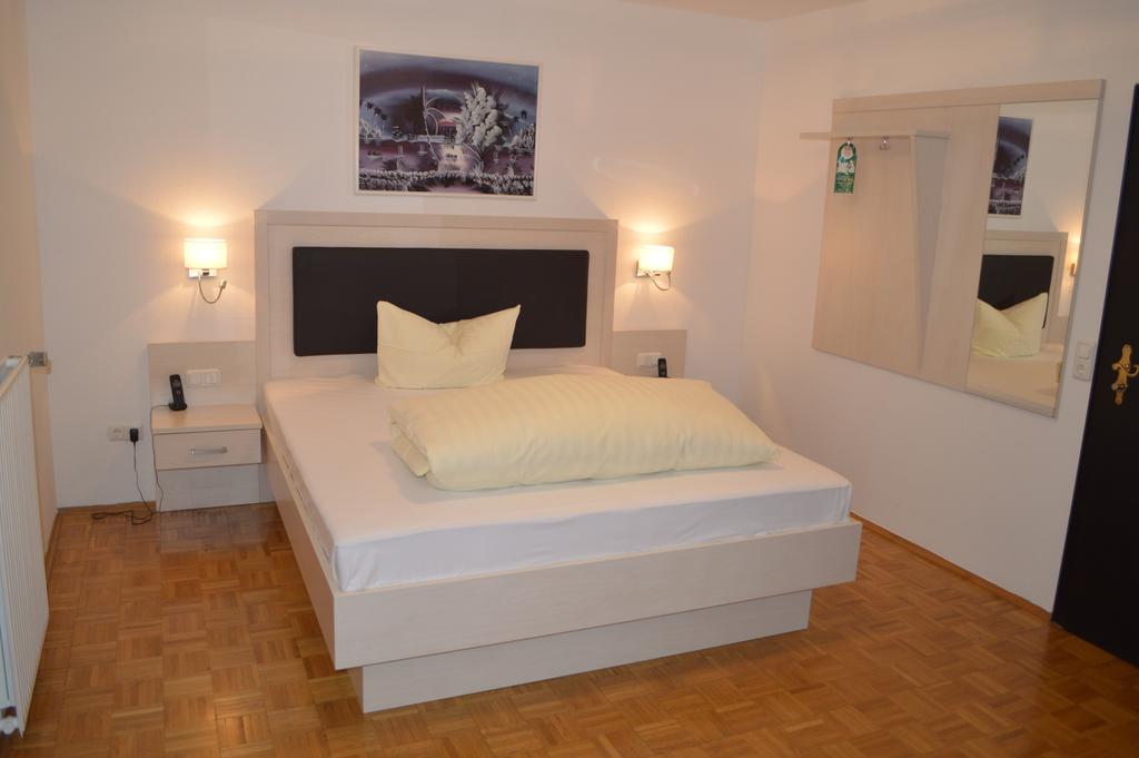 Hotel Scirocco Baunatal Oda fotoğraf